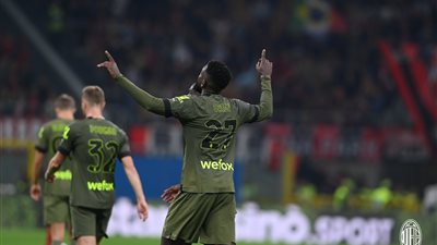 ميلان يكتسح مونزا برباعية في الدوري الإيطالي