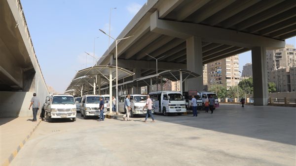 موقف السرفيس أسفل