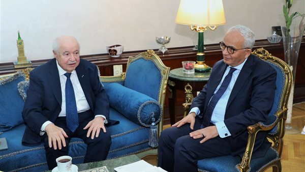 جانب من لقاء وزير