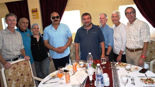 محافظ أسوان