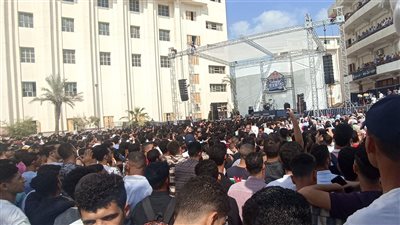 جامعة بني سويف تستعد لإقامة حفل فني بحضور فرقة شارموفرز.. وتواجد مكثف من الطلاب | صور 