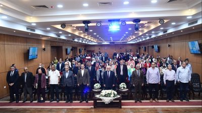 محافظ بورسعيد يعقد لقاءً لمتابعة مستجدات المبادرة الوطنية للمشروعات الخضراء الذكية | صور 