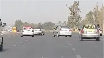 مصورة فيديو استعراض سيارات على طريق مصر إسماعيلية: كنا هنموت | فيديو 