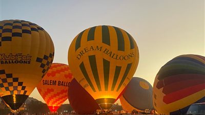 تحليق 39 بالون طائر على متنها 780 سائحًا بالأقصر