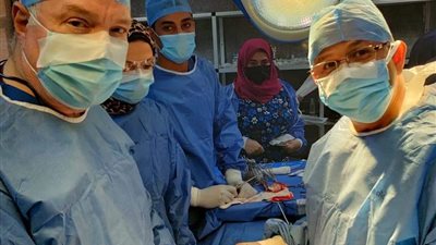 إنقاذ طفلة باستئصال ورم كبير يضغط على القلب والرئتين بـ بنها الجامعي