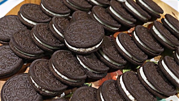 كيف يصنع بسكويت أوريو؟