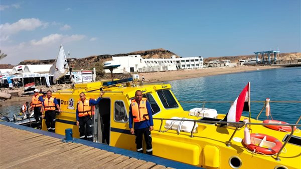 لنش إسعاف بحري