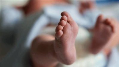 العثور على جثة رضيعة ملقاة على الطريق السريع في قنا