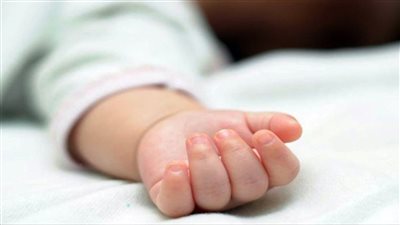 طعنها بالسكين.. مهتز نفسيًا ينهي حياة شقيقته الرضيعة في الغردقة | بث مباشر