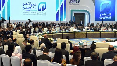 خبير اقتصادي: نحتاج مضامين موجهة للسوشيال ميديا للترويج للمشروعات | فيديو