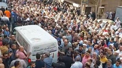 بمشاركة المئات.. تشييع جثامين 11 شخصًا من أسرة واحدة بالمحلة الكبرى | بث مباشر 