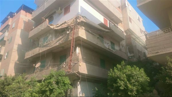 انهيار بلكونة عقار