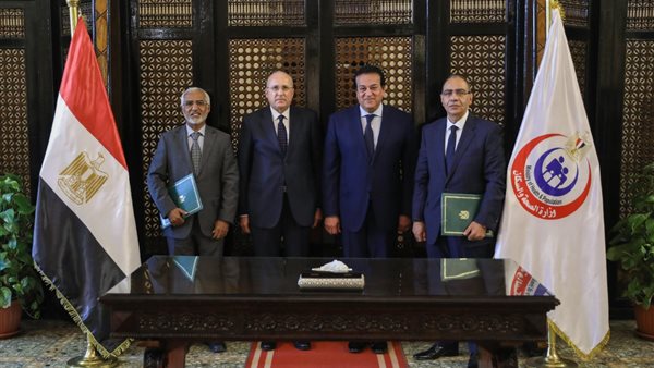 جانب من توقيع البروتوكول