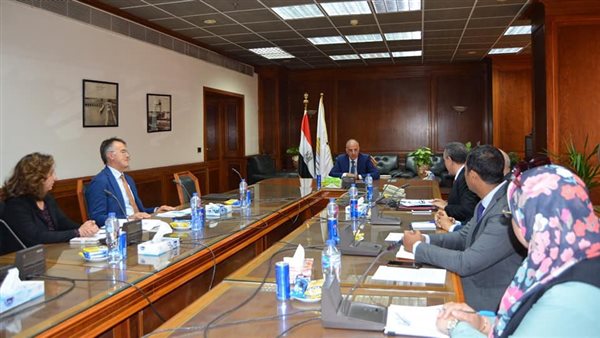 هاني سويلم وزير الموارد