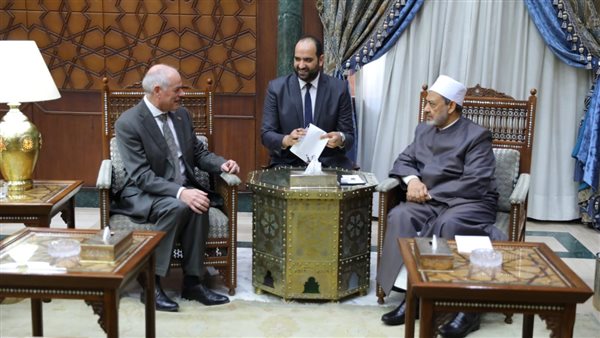 شيخ الأزهر يستقبل