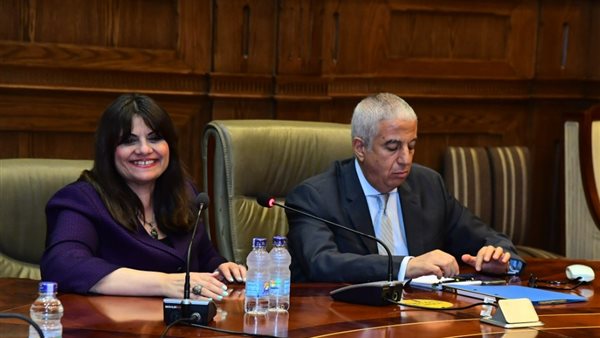 وزيرة الهجرة أمام