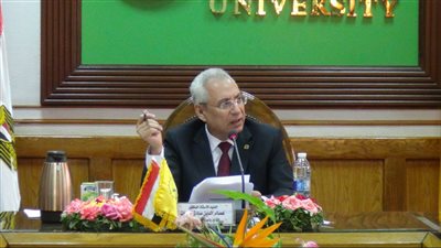 جامعة المنيا تقر ضوابط سير الامتحانات الإلكترونية وتؤكد على منع تداول الكتاب الورقي نهائيًا