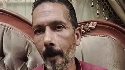 أصابها بـ100 غرزة.. عم تلميذ يضرب سكرتيرة مدرسة بالبحيرة لاتهامها بتغيبه عقب انتهاء اليوم الدراسي | بث مباشر