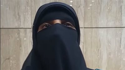 طعنّي في شرفي وسحلني بالشارع.. سيدة تتهم زوجها بتهديدها بالقتل بعد رفعها قضية خلع| فيديو