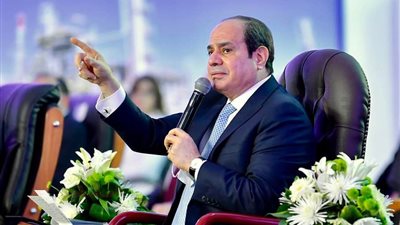 الرئيس السيسي: الدولار سيظل على عرش العملات.. وحساب قدرة الاقتصاد المصري وفقًا لسعره فكرة غير دقيقة