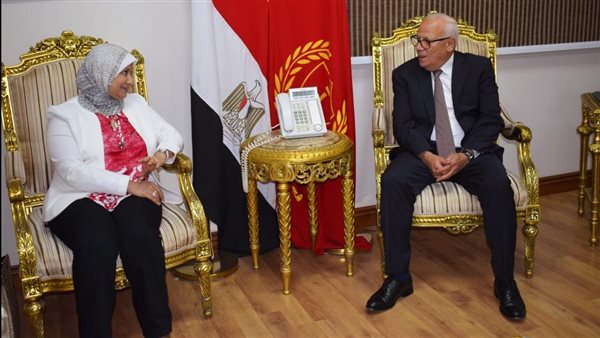 محافظ بورسعيد يستقبل