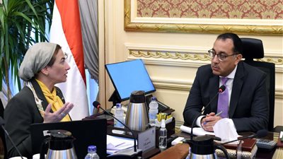 رئيس الوزراء يتابع التحضيرات الخاصة باستضافة مصر مؤتمر المناخ COP27