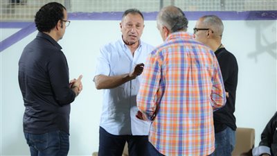 الوزيري يلتقي الخطيب ويزور بعثة الأهلي في الإمارات 