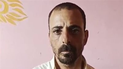 إداري يرفض تسليم الكتب المدرسية لتلميذة ويكسر يدها بالبحيرة.. ووالدها: جري وراها وضربها بقطعة خشبية | بث مباشر 