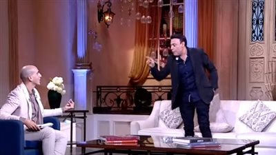 انسحاب محمد الغيطي من برنامج تلفزيوني على الهواء بسبب مسلسل الضاحك الباكي
