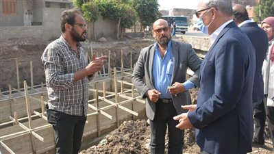 محافظ القليوبية يجري جولة لتفقد أعمال رصف وتغطية محور الباسوسية وطريق الحادثة أبو الغيط