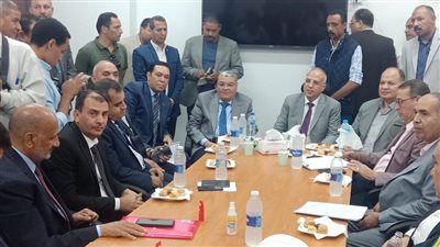 وزير الري يعقد اجتماعًا مع العاملين بمشروع إحلال وتجديد قناطر ديروط الجديدة بأسيوط | بث مباشر 