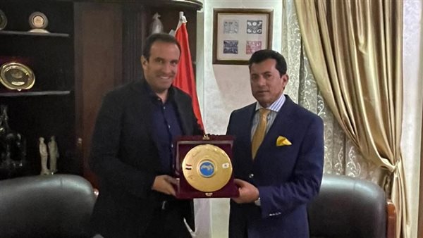 لقاء وزير الرياضة