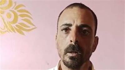 الحق كسروا لبنتك دراعها.. تفاصيل تعرض طالبة للضرب على يد مسؤول بمدرسة بالبحيرة | فيديو