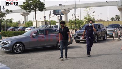 خالد النبوي أول الحضور بجنازة الكاتب بهاء طاهر