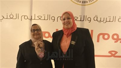 مديرة مدرسة بعد مساعدة الطالبات على عبور الشارع: دا واجبي وفخورة بتكريمي من الوزير