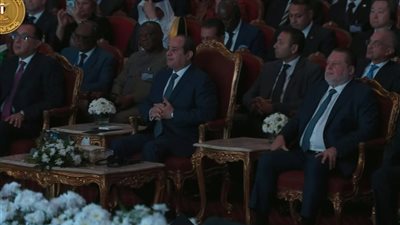 السيسي: إعطاء الرخصة الذهبية للمستثمرين لمدة 3 أشهر لدعم الصناعات المصرية