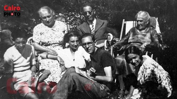 صور خاصة لـ طه حسين