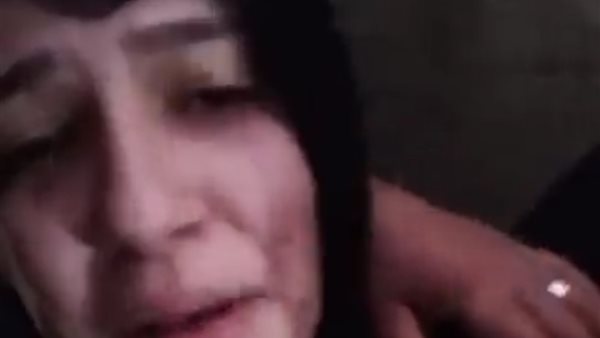 انهيار أسرة سيدة