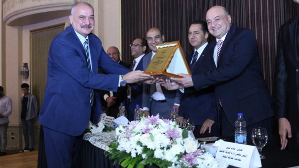 تكريم ضباط المراقبة