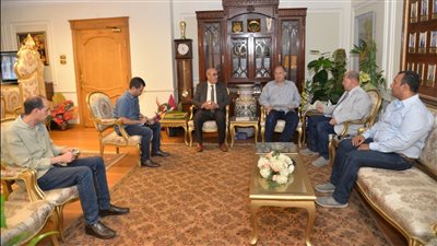 محافظ أسيوط يتابع تنفيذ مشروعات حياة كريمة بقرى منفلوط وديروط