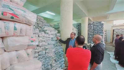 وكيل تموين بورسعيد يتفقد فروع الشركة العامة لتجارة الجملة للتاكد من توافر السلع | صور 