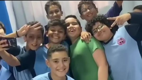 الطالب محمد وأصدقائه