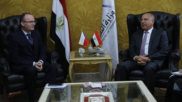 وزير النقل والسفير