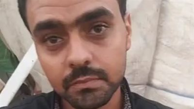 كانت مصدر رزقي.. استغاثة سائق بعد تحطيم سيارته إثر تصادمها بسيارة إحدى الشركات | بث مباشر