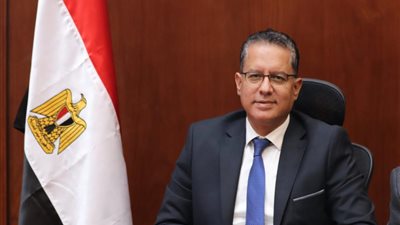 اختيار مدير التميز الدولي بجامعة الأزهر الثالث على مستوى العالم ضمن 100 عالم في جراحة التجميل