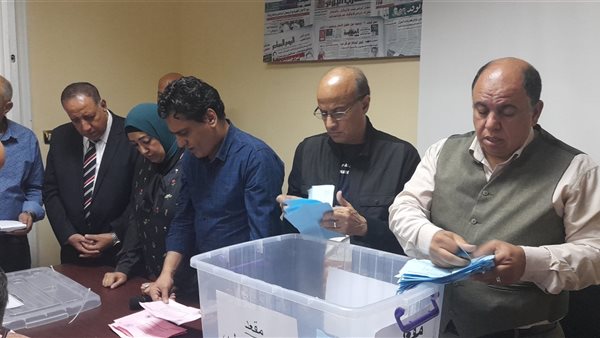 لحظة فرز الأصوات