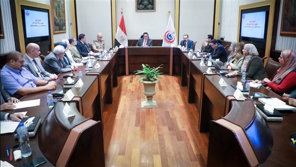 اجتماع وزير الصحة