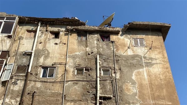 انهيار أجزاء من بلكونة