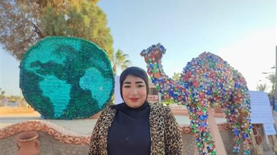 استخدمت 4 آلاف علبة كانز.. سارة تصنع أكبر مجسمين من المخلفات بشرم الشيخ | صور 