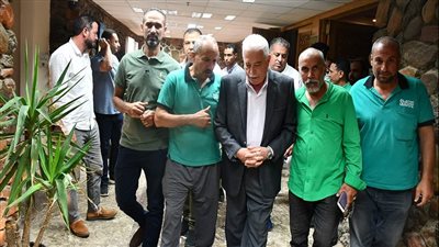  زي موحد بالمجان لسائقي التاكسي بشرم الشيخ خلال مؤتمر تغيير المناخ 